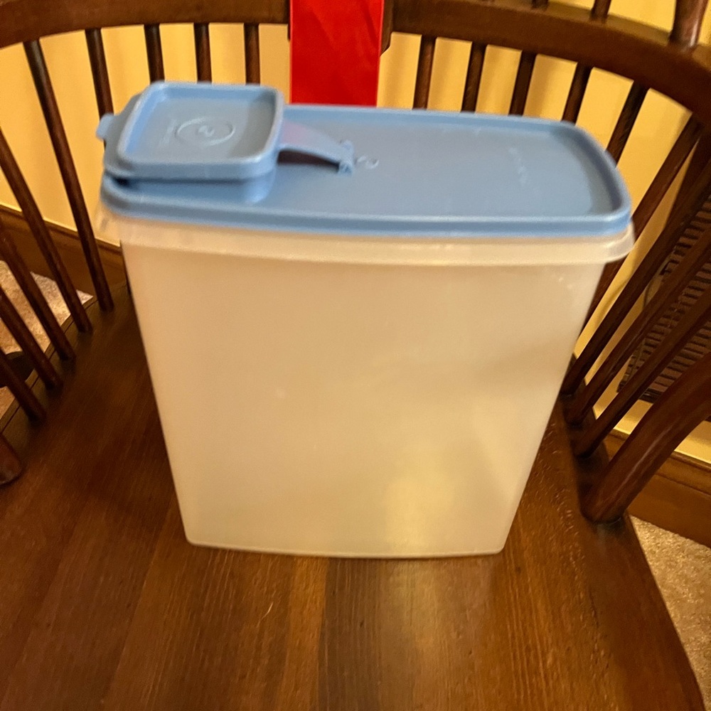 TUPPERWARE SUPER CEREAL KEEPER & DRY FOOD KEEPER VINTAGE